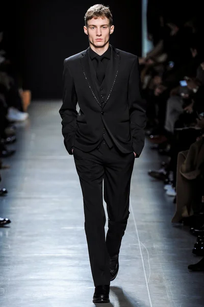 Look 28